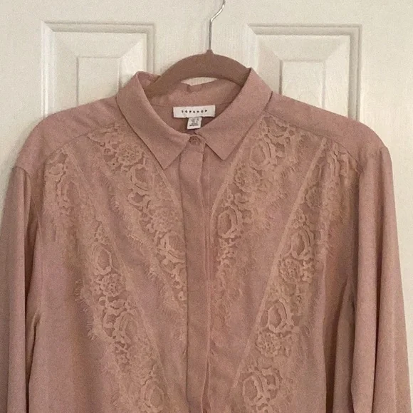 NWOT Topshop Blush Blouse w/ Chantilly Lace Front - Picture 2 of 9